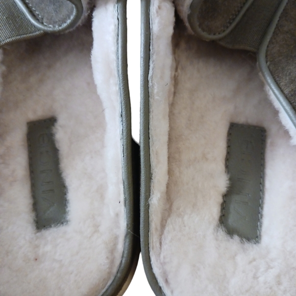 Vince Garvey suede slip on shoes. Womens size 9.5. REAL FUR !! - Picture 4 of 9